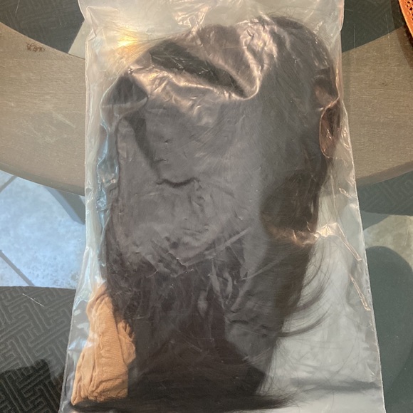 12” black Bob wig. Used once. Synthetic from Amazon - Picture 4 of 4